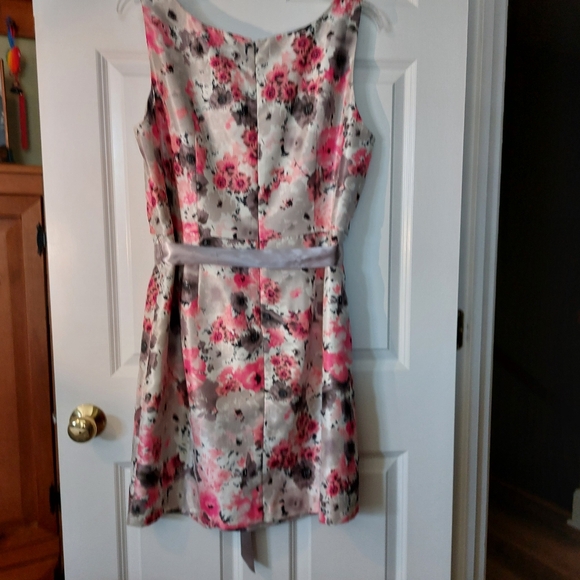 Dressbarn Fit and Flare Blush Floral Pink and Gray Dress 18 EUC - Picture 7 of 15